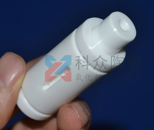 點(diǎn)膠機陶瓷對社會(huì )經(jīng)濟發(fā)展的利端